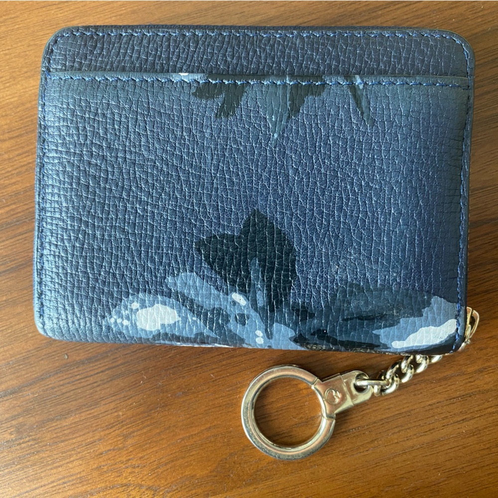 Kate Spade Blue and White Key Card Holder with Floral Design - Picture 3 of 4